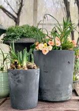 Načíst obrázek do prohlížeče Galerie, Květináč - "Vibeke Choco Patina", 1ks, ø16 x v21 cm